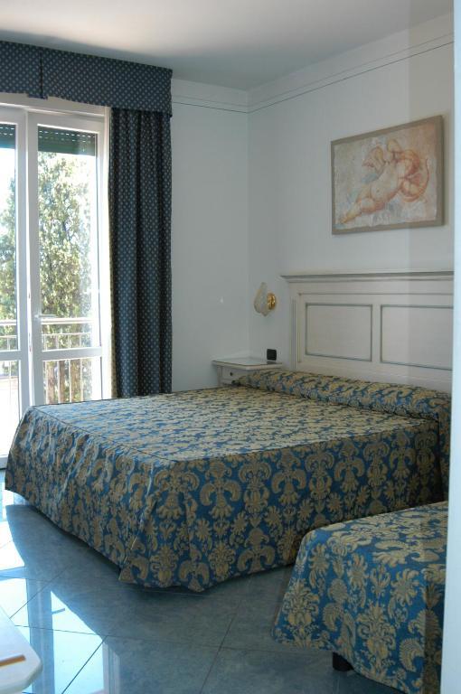 Hotel Confine Cola (Verona) Quarto foto